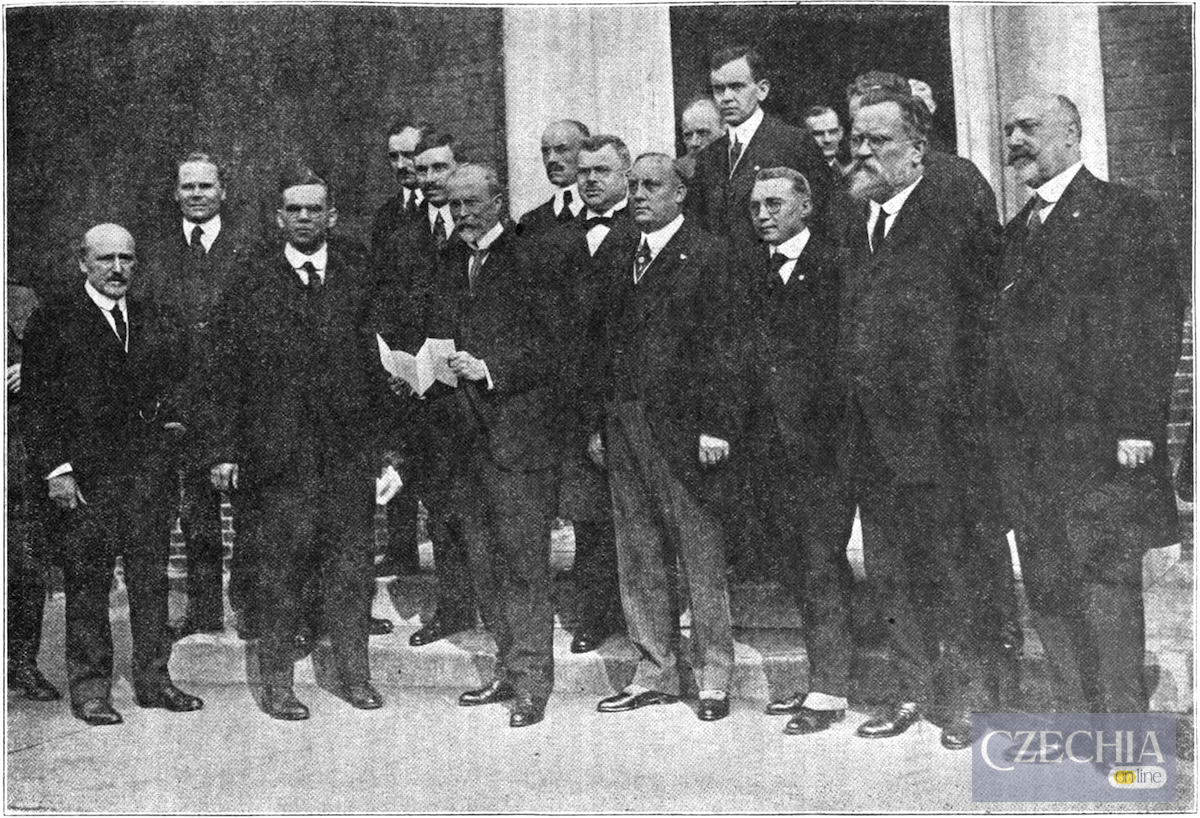 Masaryk_in_Philadelphia,_1918 Томаш Гарріг Масарик під час зустрічі у Філадельфії 1918 року. Архівне фото