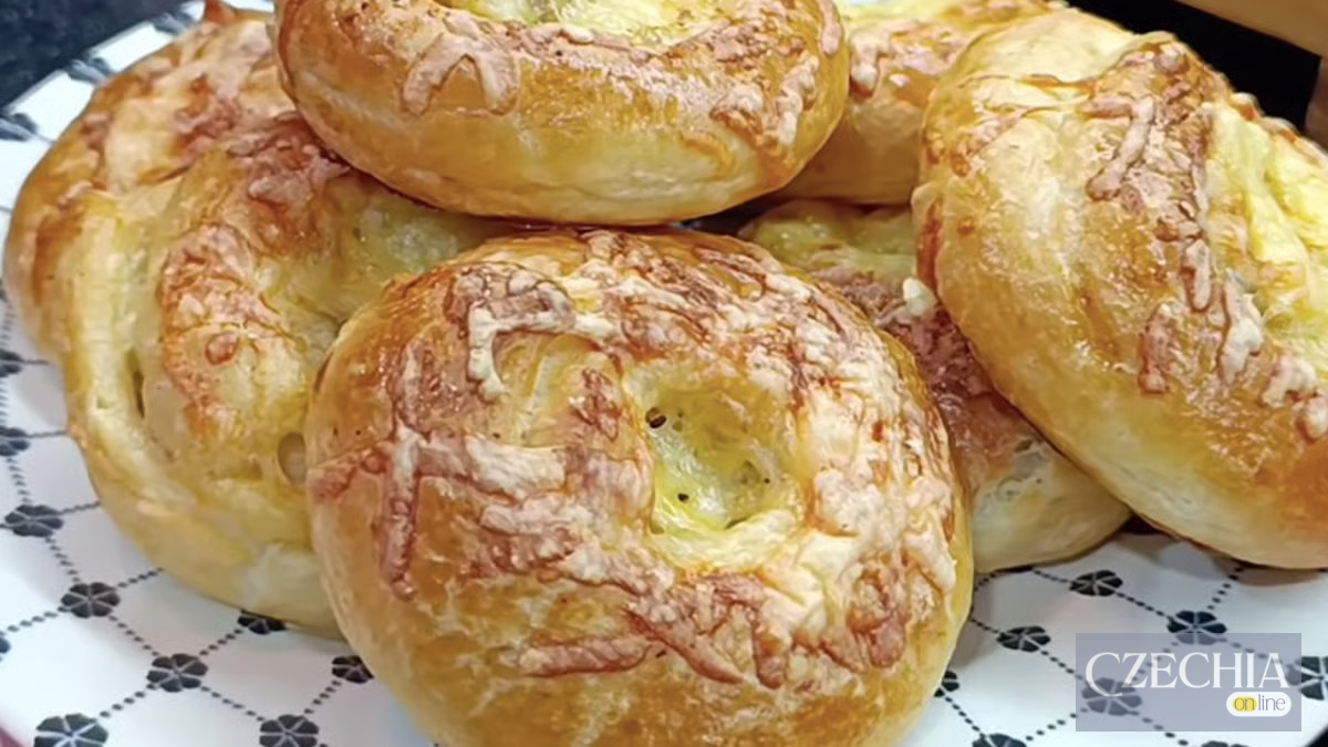 Пиріжки з курячим фаршем Пиріжки з курячим фаршем