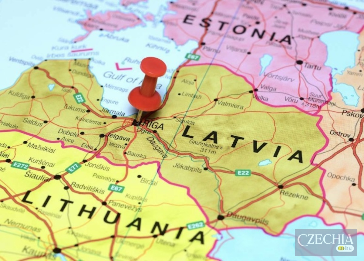 Країни Балтії на карті Європи Карта Латвії, Литви та Естонії з позначкою біля Риги