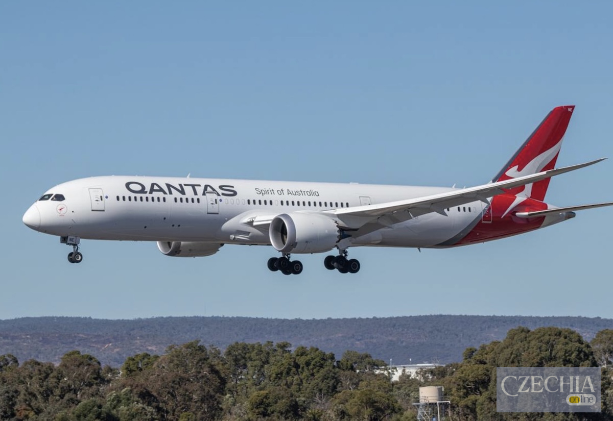 У Римі літак Qantas зняли з рейсів через постільних клопів Boeing 787 Dreamliner авіакомпанії Qantas — у Римі літак цього типу зняли з рейсів після виявлення постільних клопів